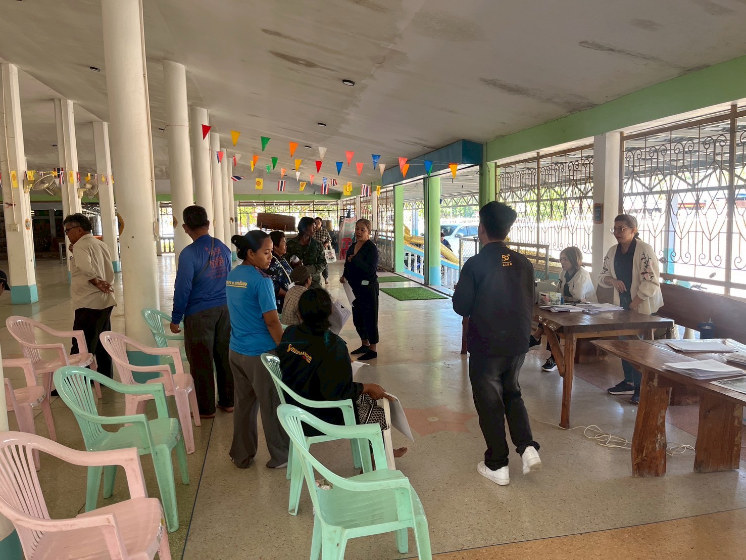 title - วันที่ 6-9 มกราคม พ.ศ.2569  นายวิทูล ประดิษฐบุญ ปฏิรูปที่ดินจังหวัดปราจีนบุรี  มอบหมายให้เจ้าหน้าที่ ส.ป.ก. ปราจีนบุรี กลุ่มยุทธศาสตร์และการปฏิรูปที่ดิน  ลงพื้นที่ให้บริการยื่นคำขอออกโฉนดเพื่อการเกษตร โฉนดต้นไม้ และรับคำร้องในการยื่น แจ้งครอบครองข้อ 62 ให้แก่เกษตรกร